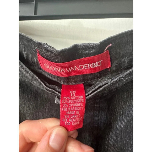 Gloria Vanderbilt Women’s size 14 dark gray cropped jeans - Picture 4 of 6